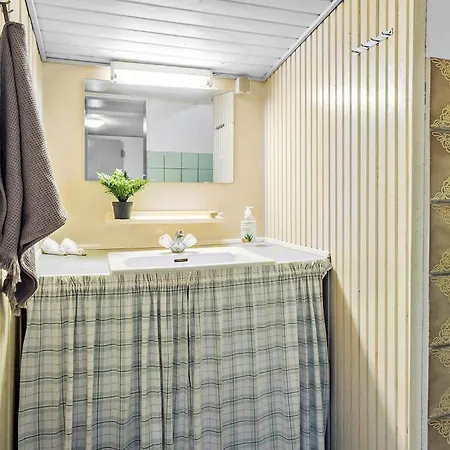 Holiday home 2 Bedroom Awesome In Haarby *